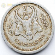 Мадагаскар 1948 2 франка (лот 2)